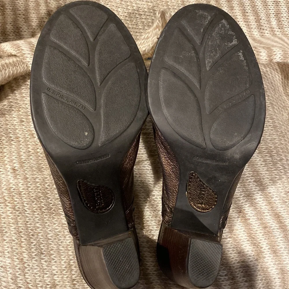 Born Metallic Brown Clogs - Picture 4 of 10